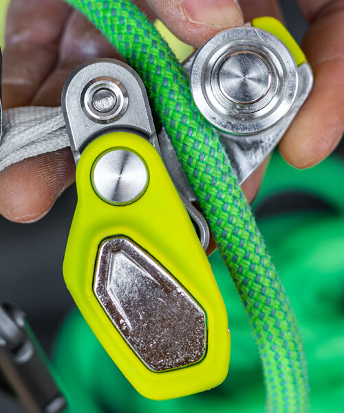 Dispositif De Sécurité EDELRID OHMEGA – Assistant Freinage Escalade, 3 Niveaux Réglables – Poids 190 G, Couleur Oasis