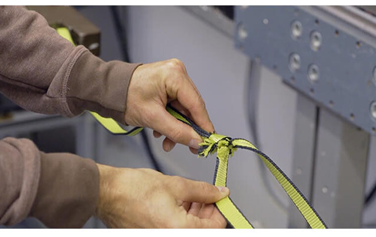 View of Knots in ropes and slings weaken the material | EDELRID